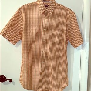 Short sleeve button up